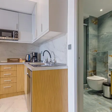 Kima Premium アパートホテル 4*